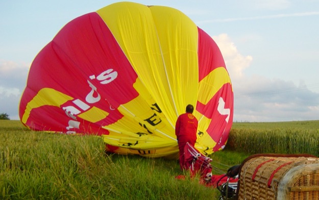 Deflating balloon